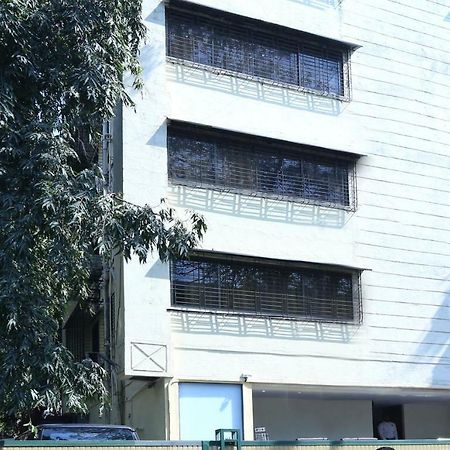 Treebo Trend Aviva Suites Bombay Exterior foto
